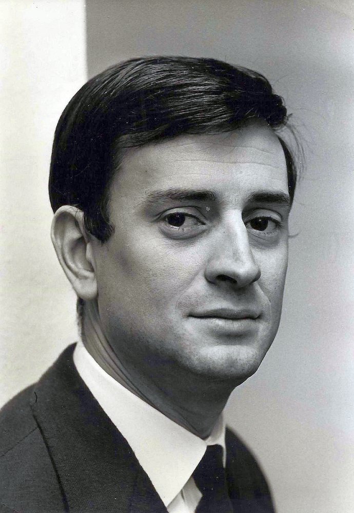 Georges Descrières