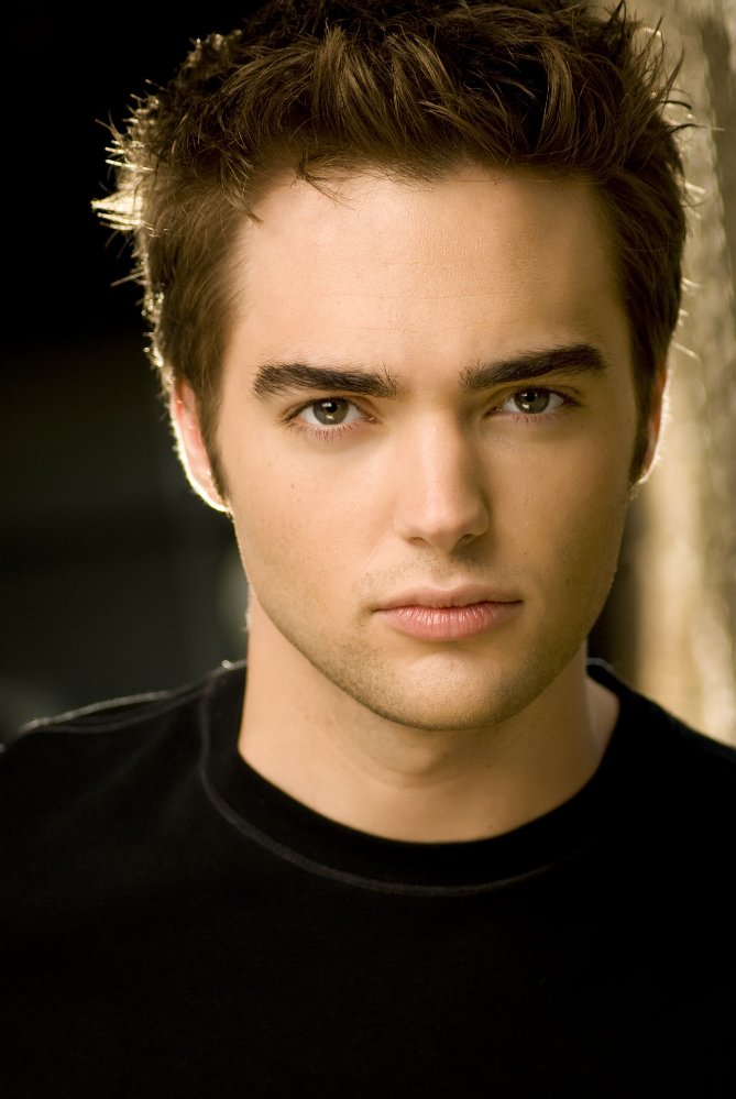 Drew Tyler Bell
